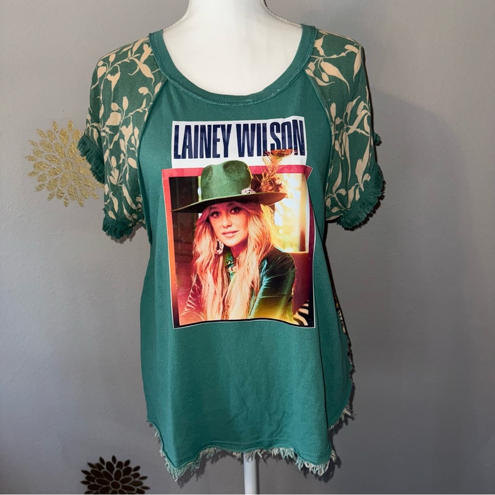 Lainey Wilson BOHO Country Western Short Sleeve Top Shirt T-Shirt Uniqueโ Ladies